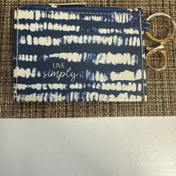 Karma Handbags - Karma Women Zip ID Wallet